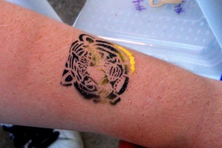 Air-Brush-Tattoos-Chicago-Party-entertainment