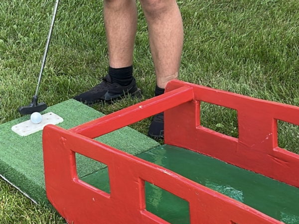 Anywhere-Mini-Golf-EIGHT 1