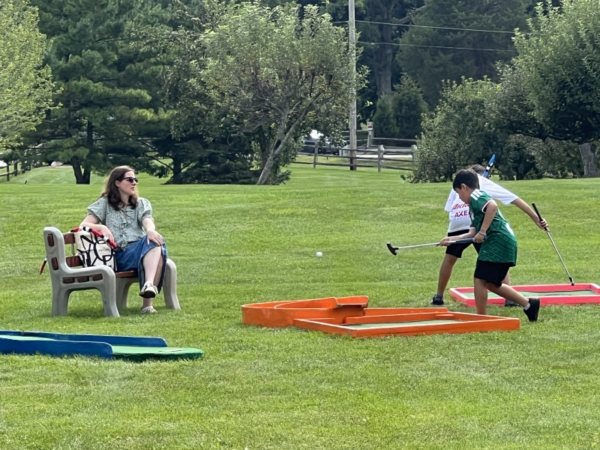 Anywhere-Mini-Golf-FIVE 2