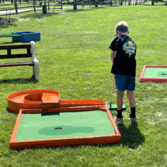 Anywhere-Mini-Golf-FIVE 3