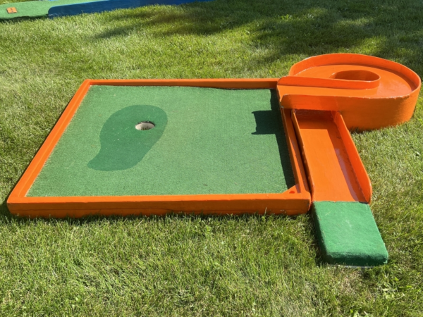 Anywhere-Mini-Golf-FIVE 4