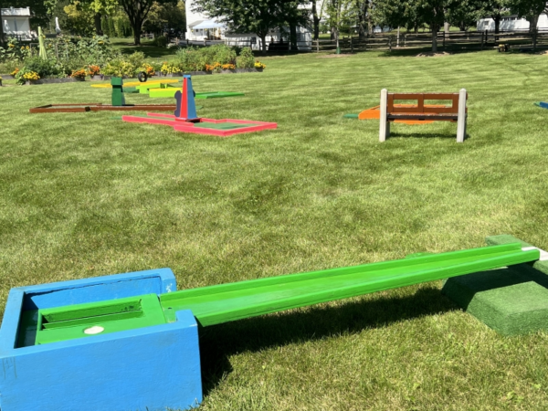 Anywhere-Mini-Golf-NINE 1