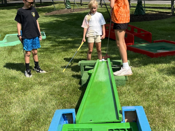 Anywhere-Mini-Golf-NINE 4