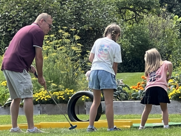 Anywhere-Mini-Golf-ONE 2