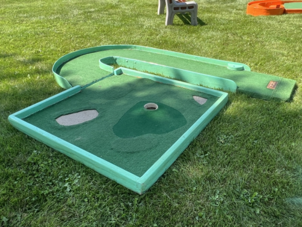 Anywhere-Mini-Golf-SEVEN 1