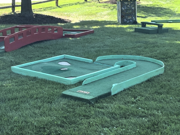 Anywhere-Mini-Golf-SEVEN 2