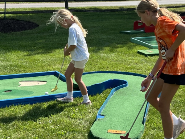 Anywhere-Mini-Golf-SIX 1