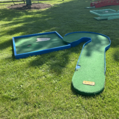 Anywhere-Mini-Golf-SIX 2