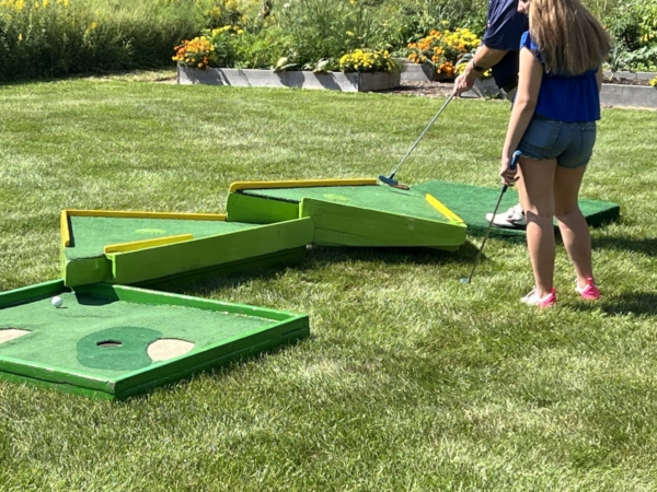 Anywhere-Mini-Golf-TWO 4