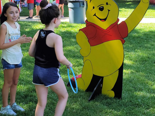 Carnival-game-winnie-hoop-toss-Chicago