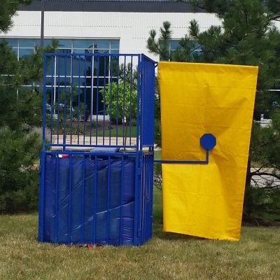 Dunk-Tank-Chicago-Rental