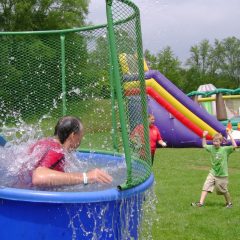 Dunk-Tank-in-action-Chicago-Rental