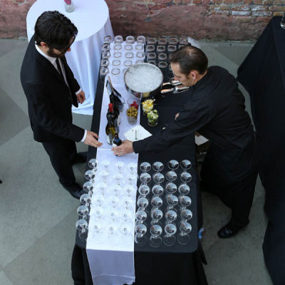 Full-Service-Bar-chicago-event-catering-beverages_ca341e7d8c8b3f1aad55c442a886085c