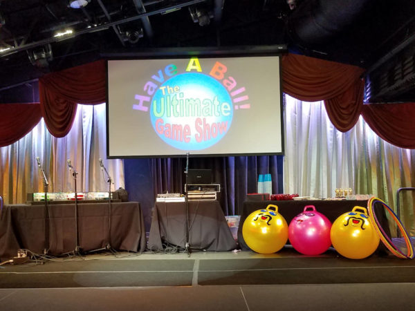Game-Show-Have-A-Ball-Chicago-Interactive-Entertainer