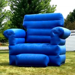 Giant-Inflatable-Chair-Photo-Station-Chicago-Rental