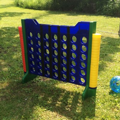 Giant-connect-four-Chicago-event-game-rentals