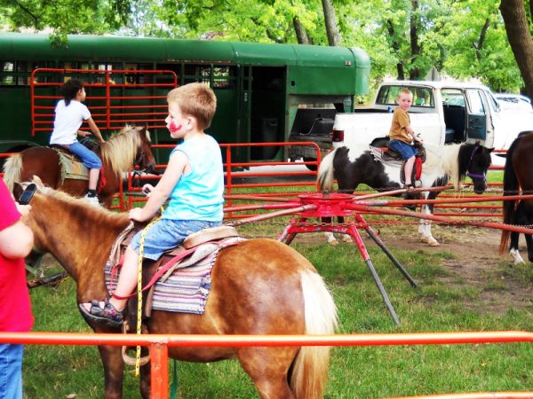 Pony-Rides-2-Chicago-Event-Rentals