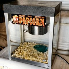 Pop-corn-machine-chicago-event-catering-fun-foods_aa7700f48828e96b998552b77fa3b38c
