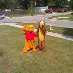 Tigger-and-Pooh-costumed-character-chicago-entertainer