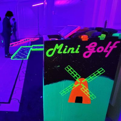 blacklight-mini-golf-caddy