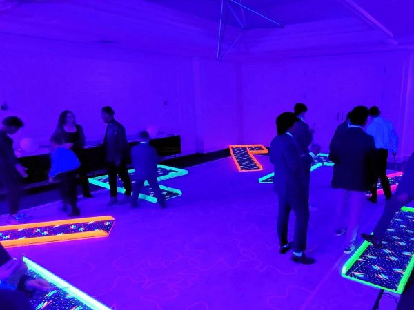 blacklight-mini-golf-chicago-rentals