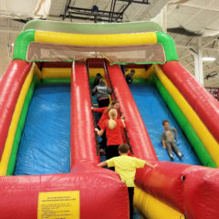 deluxe-dual-lane-giant-slide-chicago-inflatable-rentals