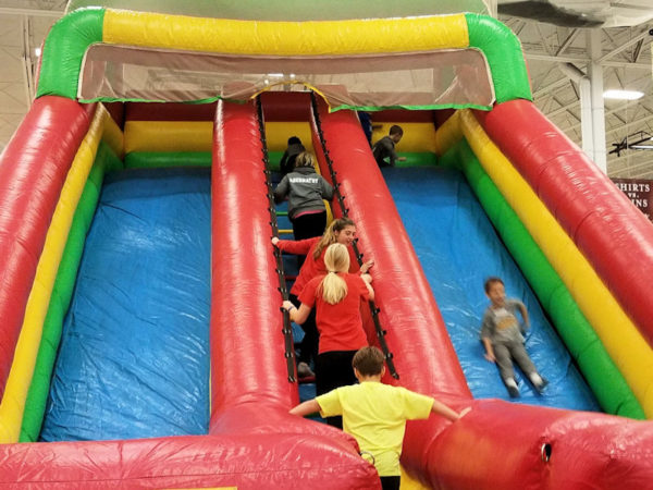 deluxe-dual-lane-giant-slide-chicago-inflatable-rentals