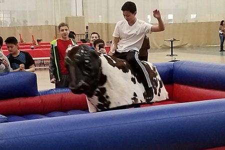 mechanical-bull-chicago-event-rental-2